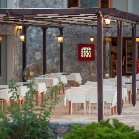 Joya Cyprus Spring Garden Casa de Férias